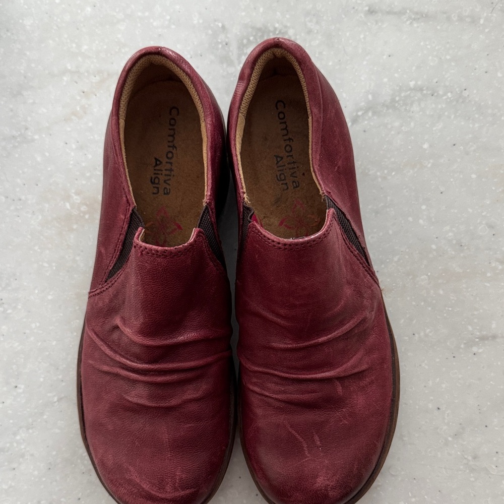Comfortiva women’s  Burgundy Slip-On Loafers